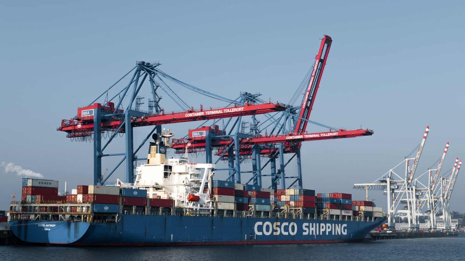 Container ship at the loading dock